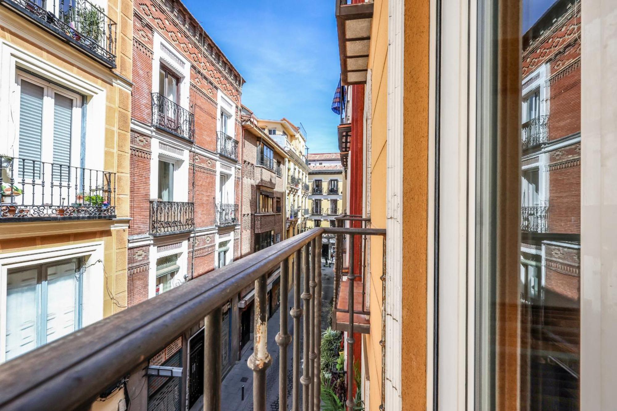 Apartamentos Reformados En Lavapies Madrid Exterior photo